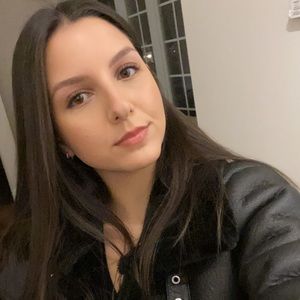 Meet your Posher, Aline